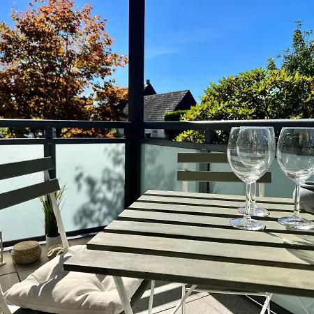 Design Mit Balkon - Kueche - Netflix Apartment *